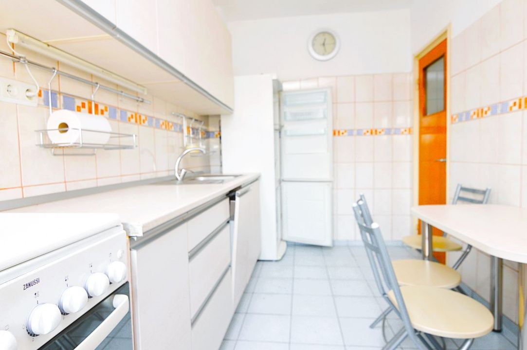 INCHIRIERE APARTAMENT 3 CAMERE UNIRII – TRAIAN – fotografia 16 din 25