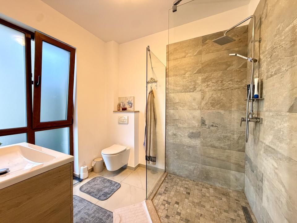 Triplex modern, 110 mp utili, perete dublu, 206 mp teren - Dumbravita – fotografia 14 din 17