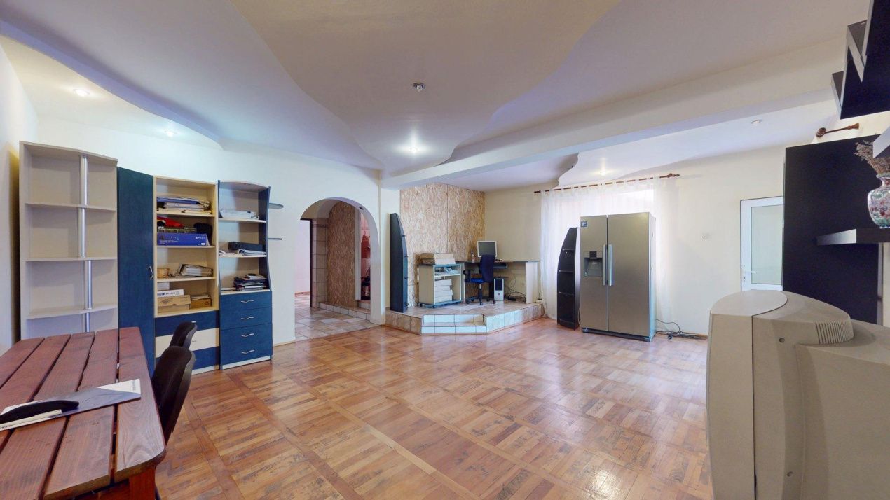 Vila cu 8 camere de vanzare  / teren 840 mp.  -  Prelungirea Ghencea – fotografia 3 din 33