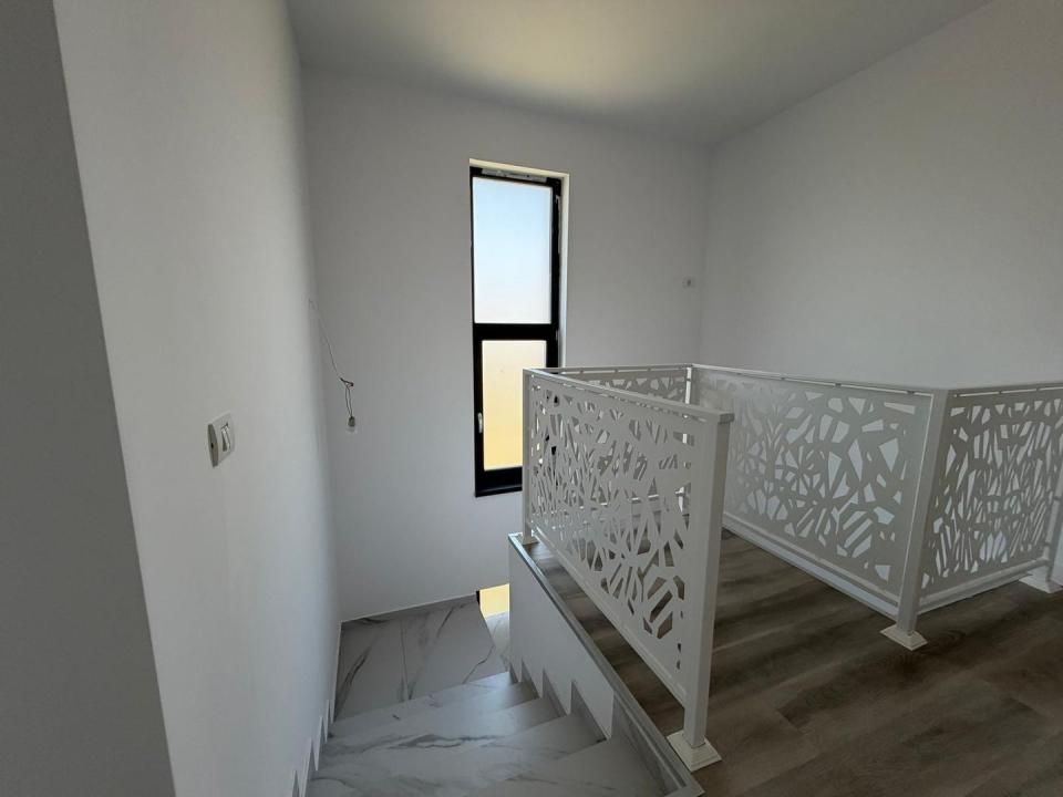 Duplex despartit | 5 camere | Garaj | Finisaje premium | 3 bai | Asfalt – fotografia 9 din 21