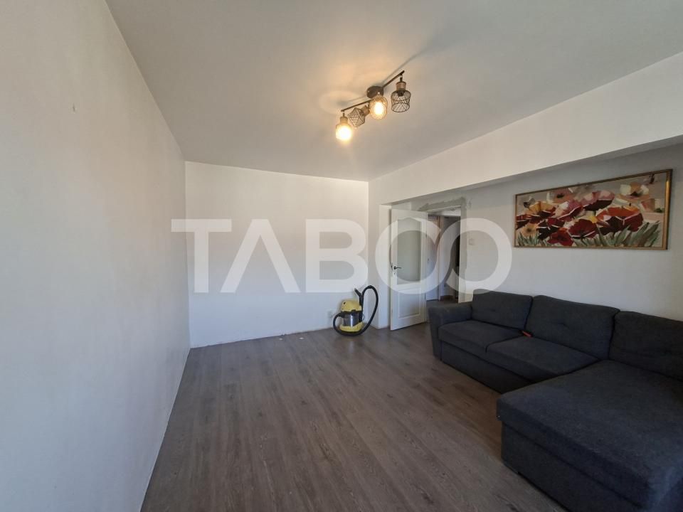 Apartament decomandat de vanzare 2 camere Strand etaj 4 acoperis – fotografia 13 din 18
