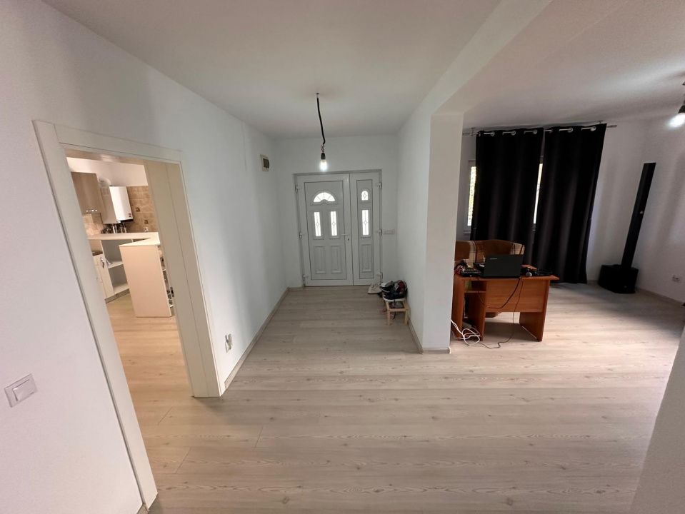 Casă P+1 cu 6 camere de vânzare în Mihail Kogălniceanu – teren 500 mp – fotografia 20 din 31