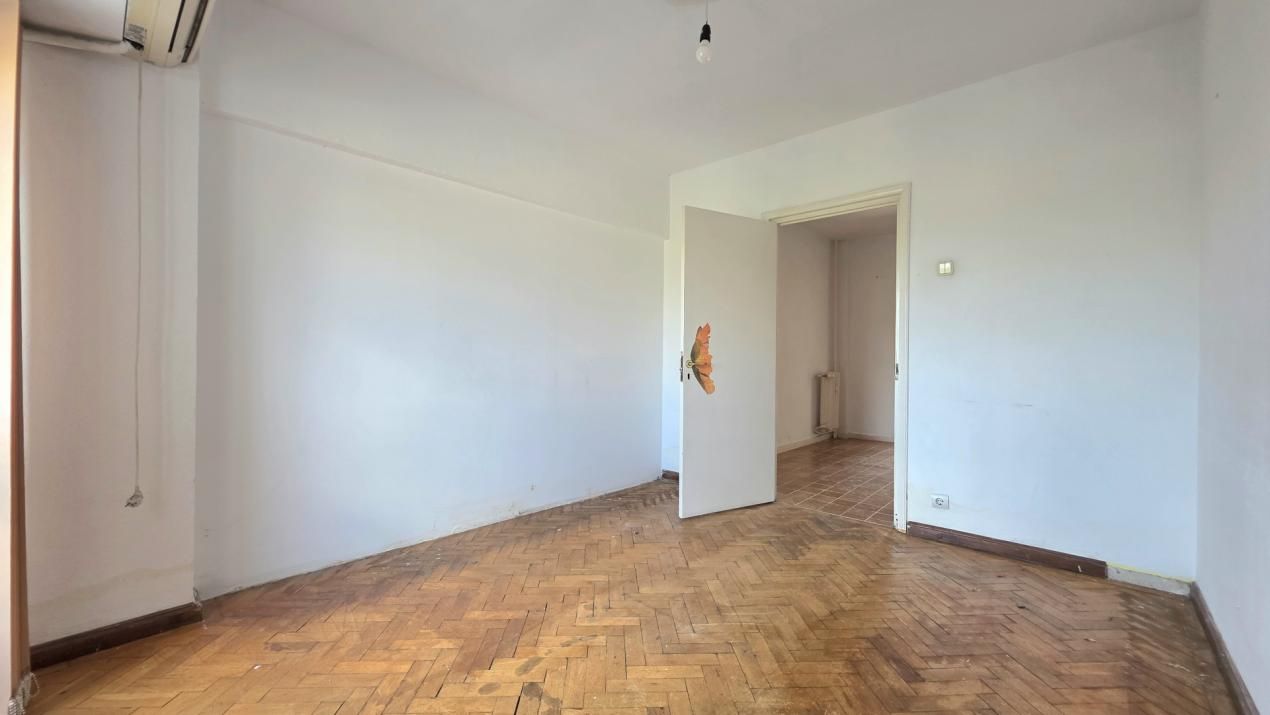 Piata Unirii - Fantani - 4 camere, decomandat, 98 mp – fotografia 16 din 21