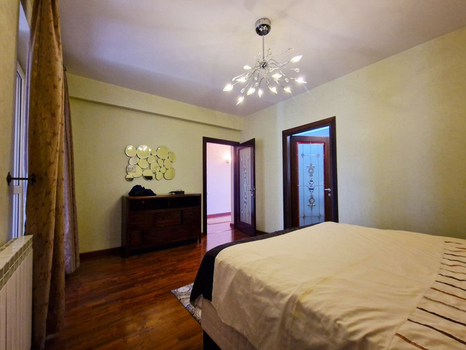 De închiriat Apartament de 3 Camere, Vedere la Mare, în Centru, 180mp utili. – fotografia 8 din 14
