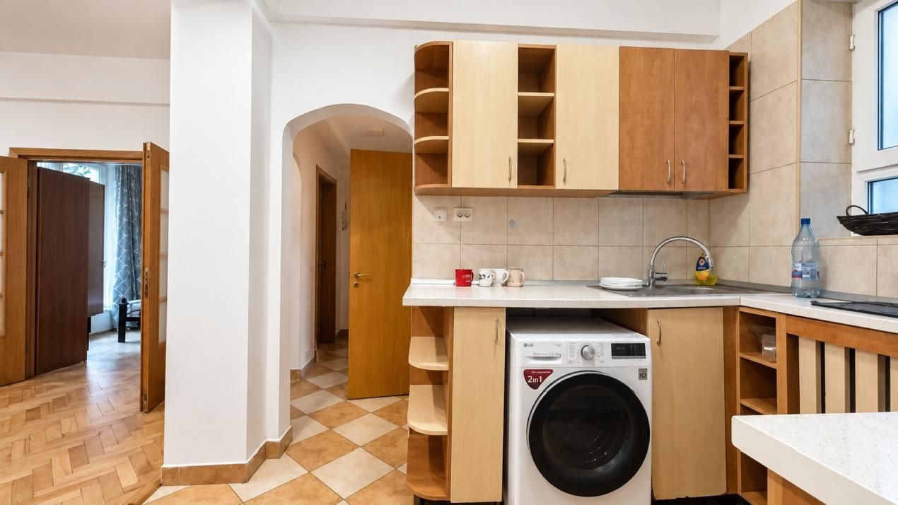ÎNCHIRIERE UNIVERSITATE – CÂMPINEANU, 2 CAMERE, 60 MP – fotografia 6 din 6