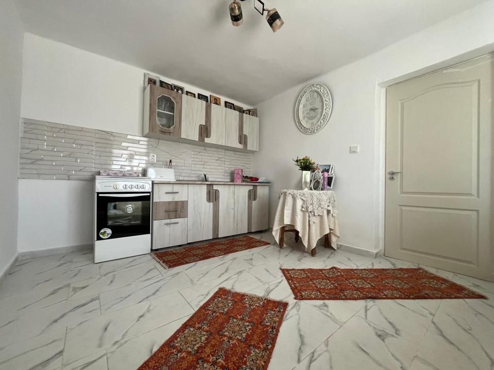 Casa parter + anexa si 2 bai cu 880 mp teren in Brosteni Dambovita – fotografia 6 din 20