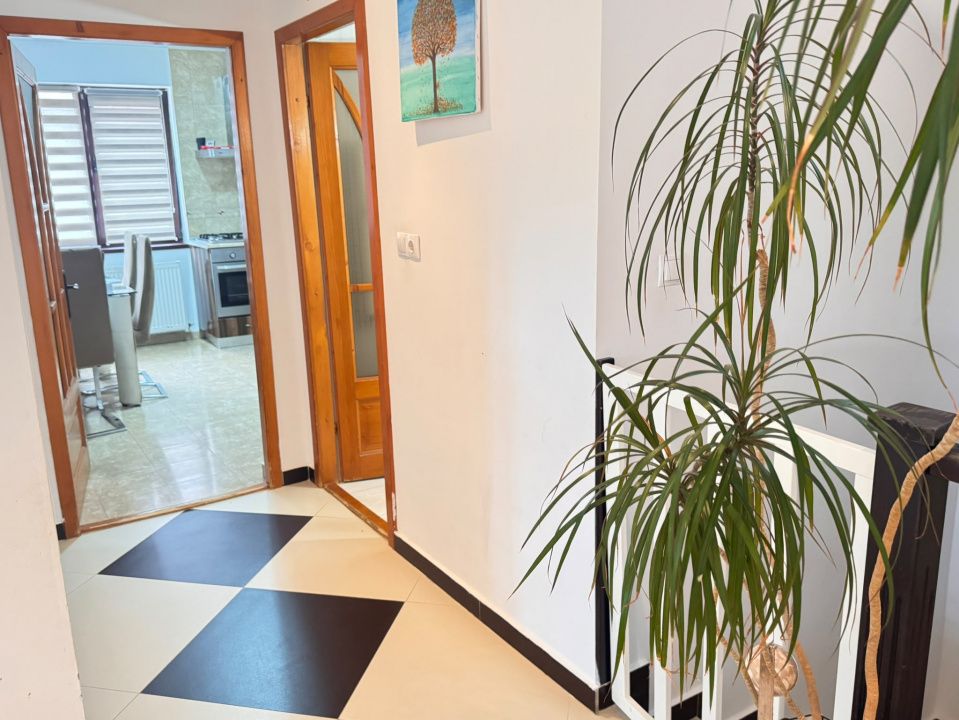 Vila premium de vanzare in Palas | Curte si parcare – fotografia 5 din 12