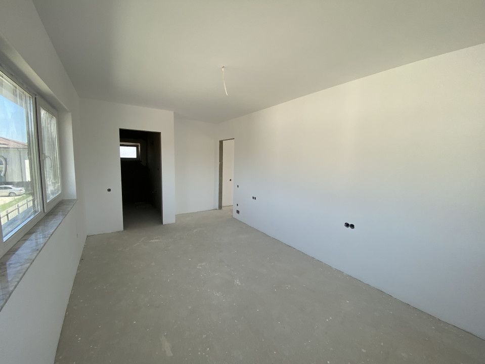 Case individuale noi, teren 380–400 mp, garaj și 3 băi | Dezmir – fotografia 8 din 10