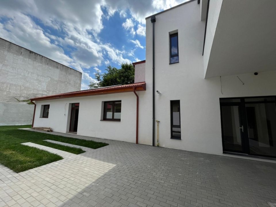 Spatiu  birou modern zona Platinia – fotografia 7 din 10