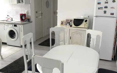 Apartament 2 camere , Floresti, zona Vivo