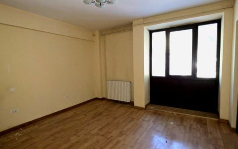 Apartament 3 camere situat pe Bd. Tomis- Sala Sporturilor
