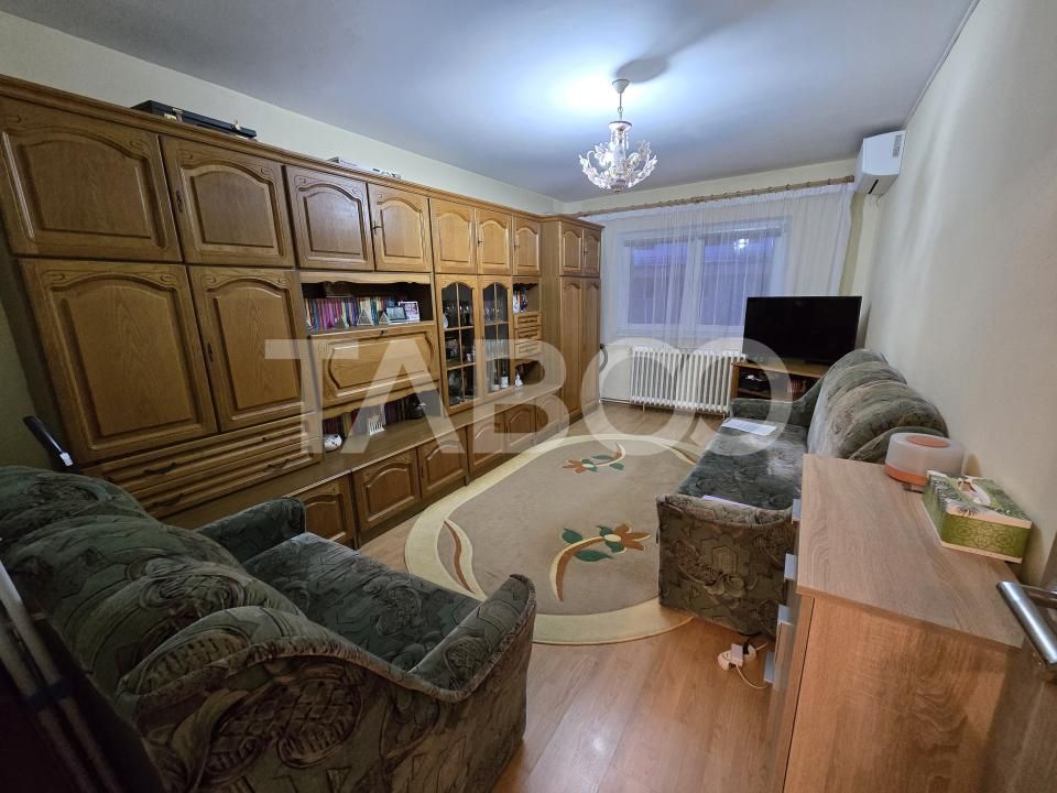 Apartament 2 camere decomandat balcon pivnita Terezian Sibiu – fotografia 3 din 12