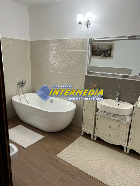 Casa noua construita pe un nivel in Cetate, ultrafinisa – fotografia 8 din 12
