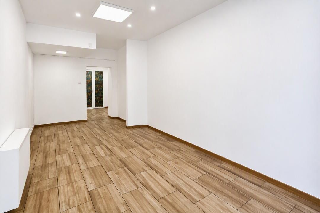 2 spatii comerciale de inchiriat | Titulescu stradal | 56mp + 64mp = 120mp – fotografia 9 din 17