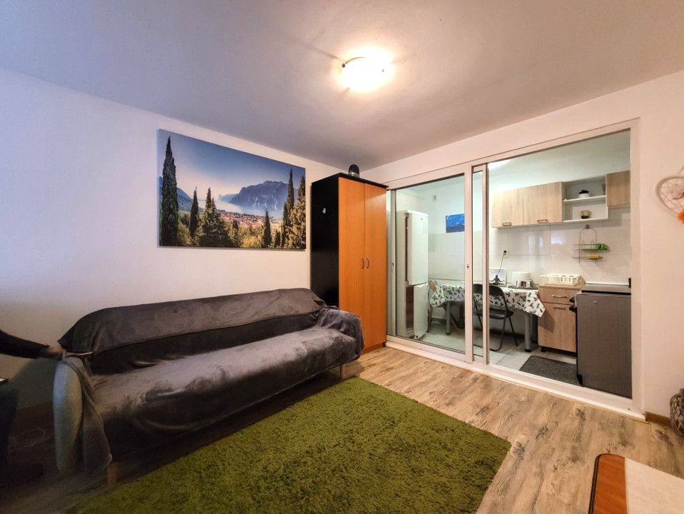 Apartament la prima inchiriere in zona ultracentrala cu parcare – fotografia 1 din 9