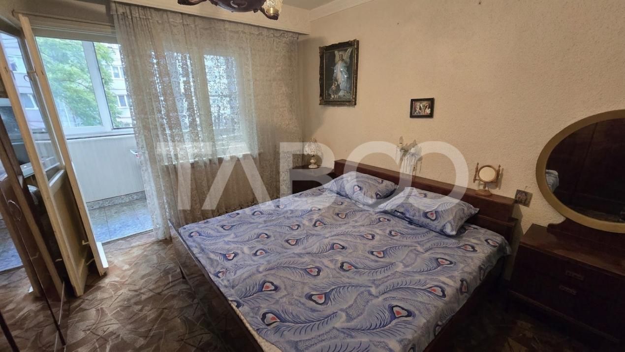 De vanzare - Apartament 83mp 4 camere decomandate etaj 1Vasile Aaron – fotografia 8 din 11