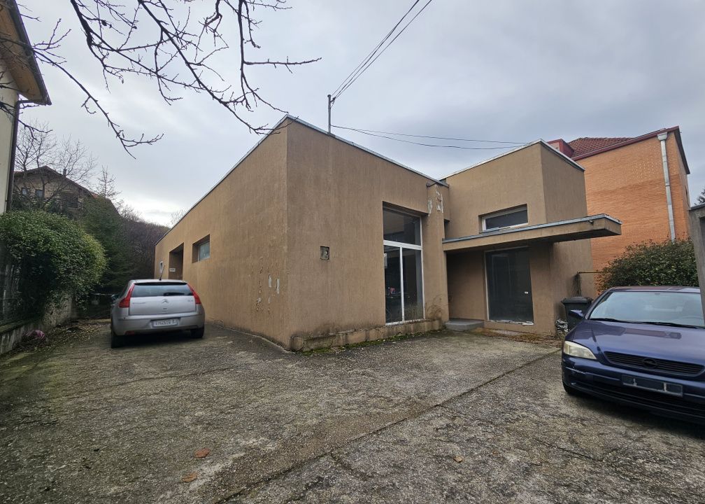 Spatiu comercial cu inaltime mare si curte proprie in Manastur – fotografia 12 din 12