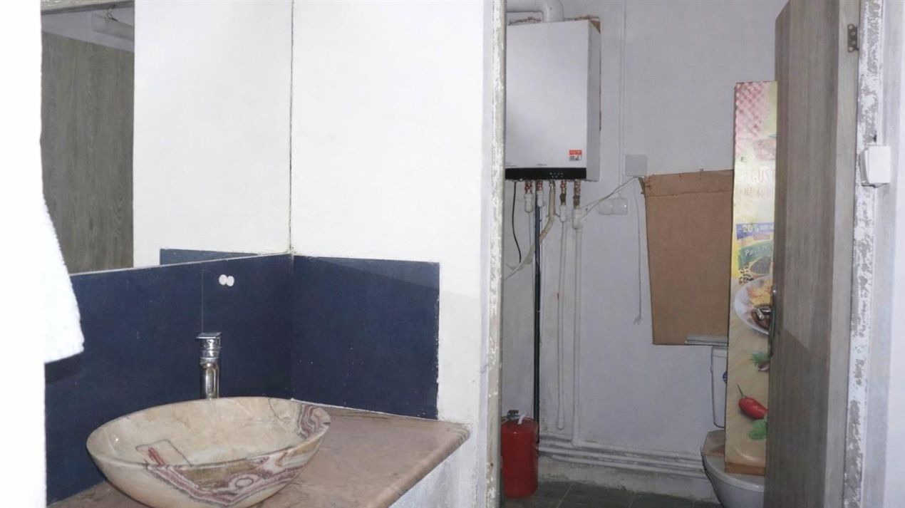 DE INCHIRIAT - SPATIU COMERCIAL CENTRAL 85 MP – fotografia 8 din 12