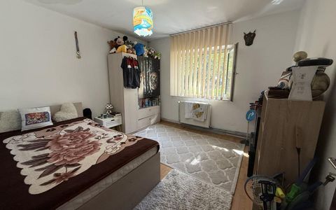 Apartament cu 3 camere, decomandat, parter - Baba Dochia