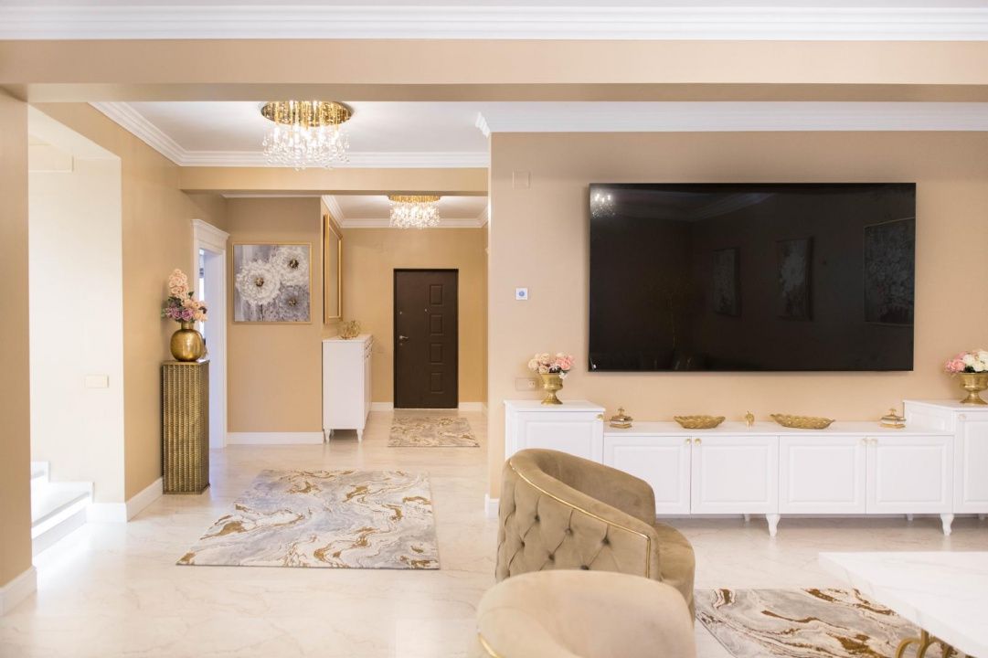 Casă superfinisată, complet mobilată, cu piscină încălzită – 5 camere, 5 băi – fotografia 12 din 20