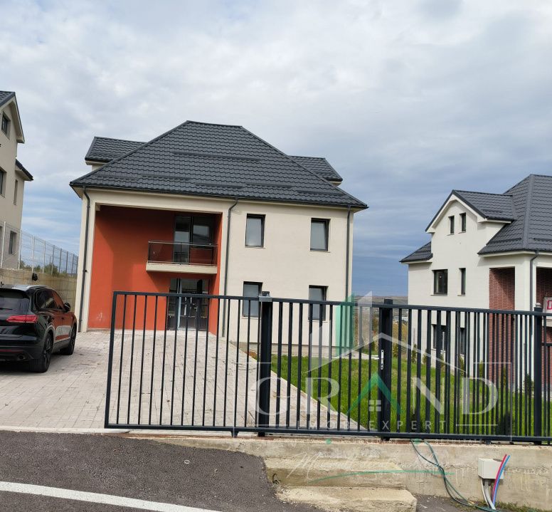 De vânzare–Casă individuală | Dezmir | 172 mp utili | Teren 440 mp – fotografia 1 din 18