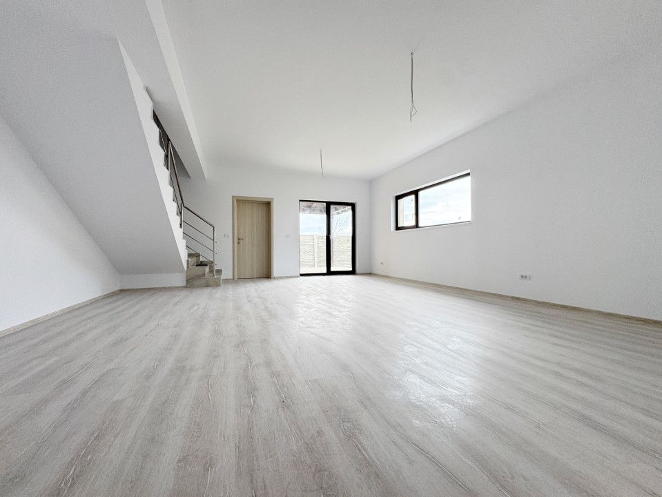 Duplex cu 5 camere, 120mp utili, 326mp teren - Mosnita Noua – fotografia 3 din 15