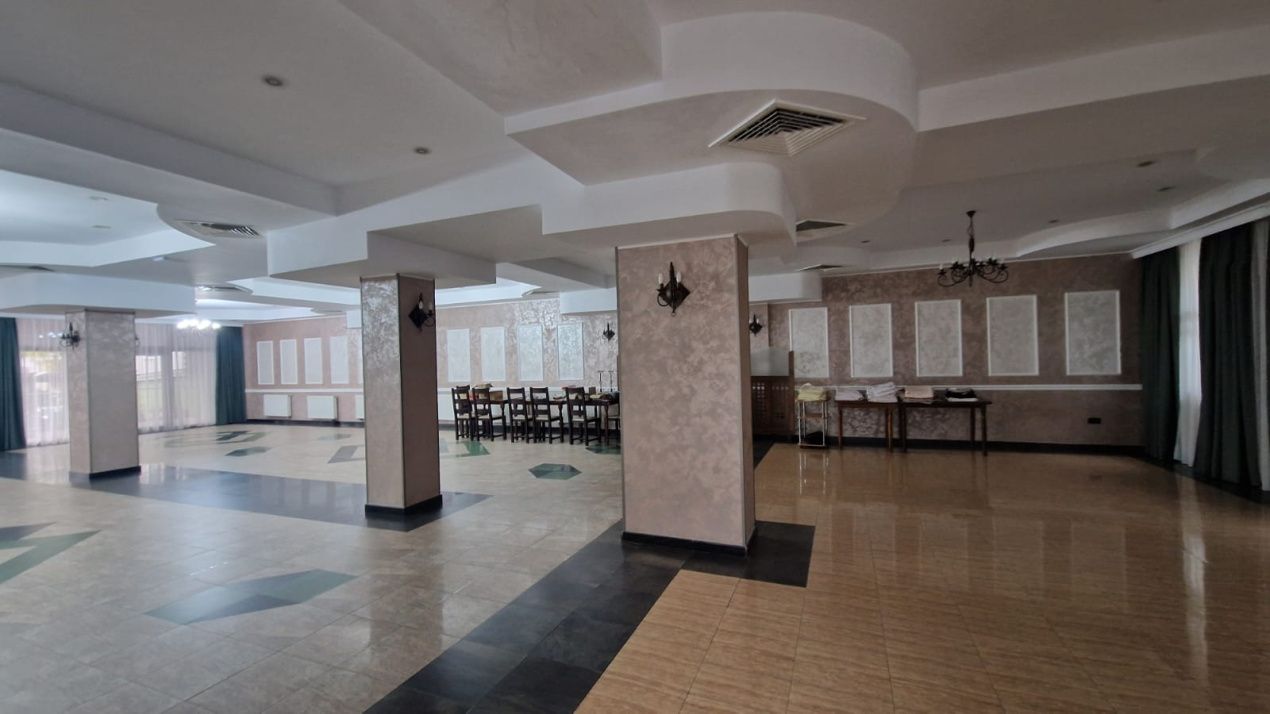 Spatiu comercial, 800mp, Rovine, zona Piata Centrala – fotografia 3 din 12