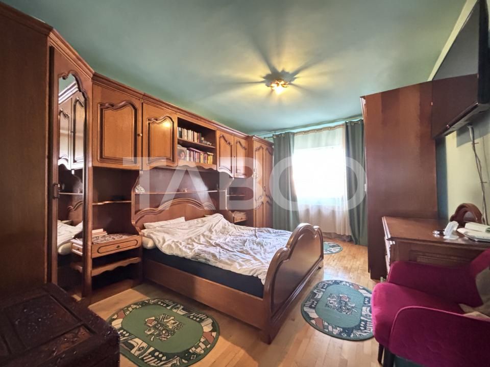 Apartament  4 camere vanzare Piata Flora Manastur – fotografia 3 din 8