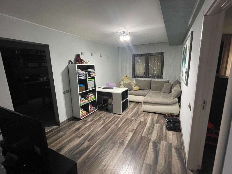 Apartament 4 camere de vânzare parter zona Ostroveni Rm Vâlcea – fotografia 2 din 17