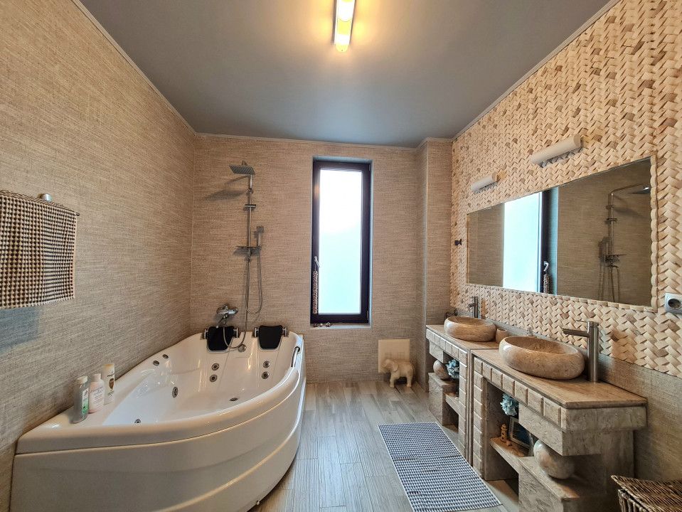 Apartament superb cu 3 camere de inchiriat, terasa si curte, parcare – fotografia 15 din 16