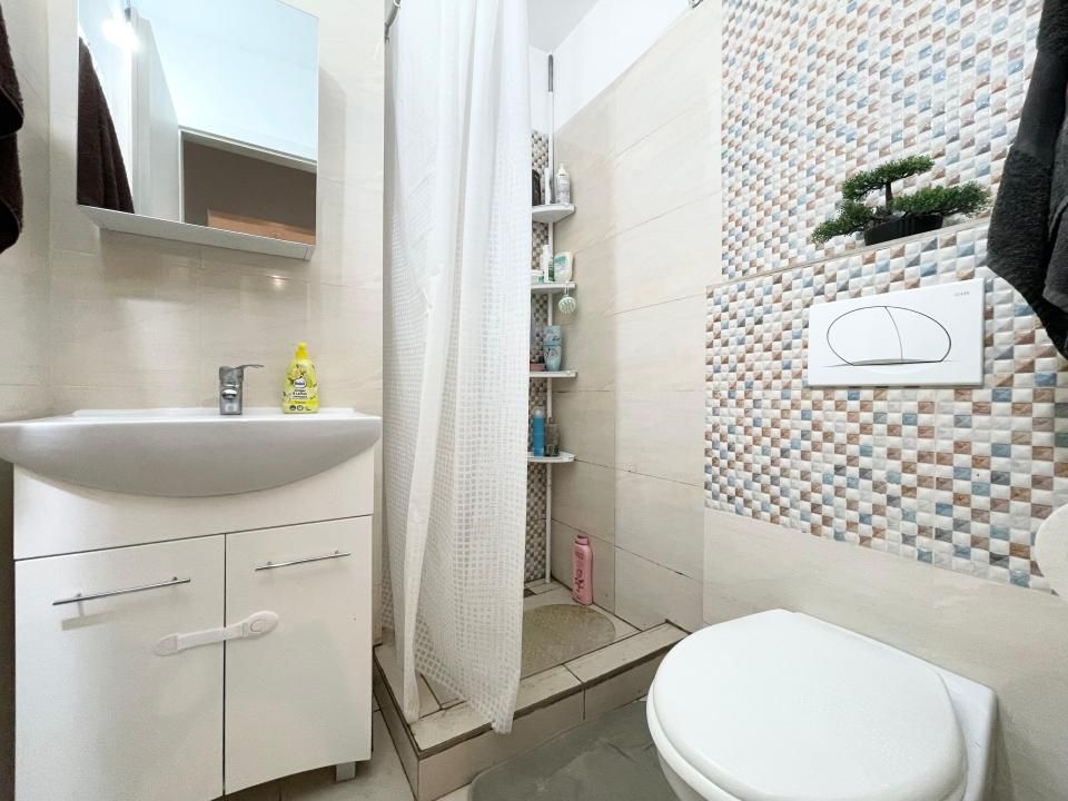 Apartament decomandat 3 camere, 2 bai la parter - zona Soarelui – fotografia 8 din 8
