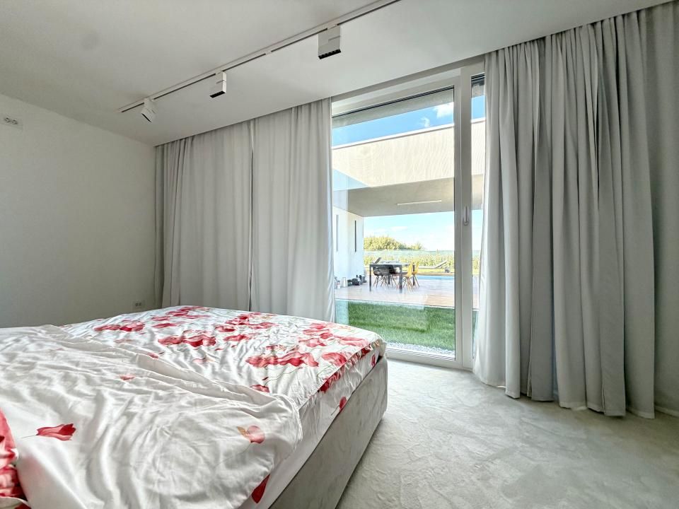 Casa individuala, 140 mp, piscina, 651 mp teren - Dumbravita – fotografia 10 din 13
