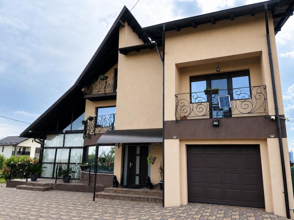 Vilă P+1+M cu 7 camere, 300 mp utili și teren 625 mp – Construcție 2018 – Albota – fotografia 1 din 1