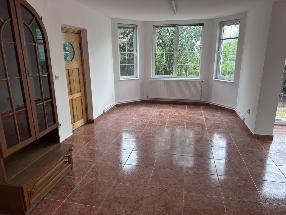 CASA DE INCHIRIAT I 4 CAMERE I 2 BAI I BUCATARIE I CETATE I NEMOBILATA – fotografia 18 din 18