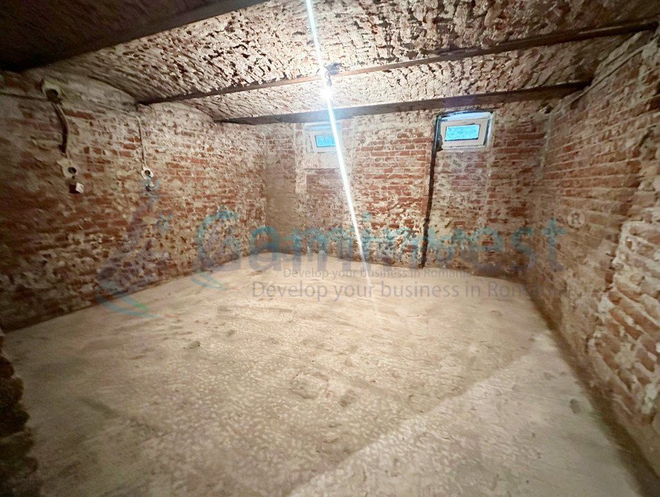 Casă ultracentrală cu apartament și demisol, zona Republicii pietonala, Oradea – fotografia 10 din 11