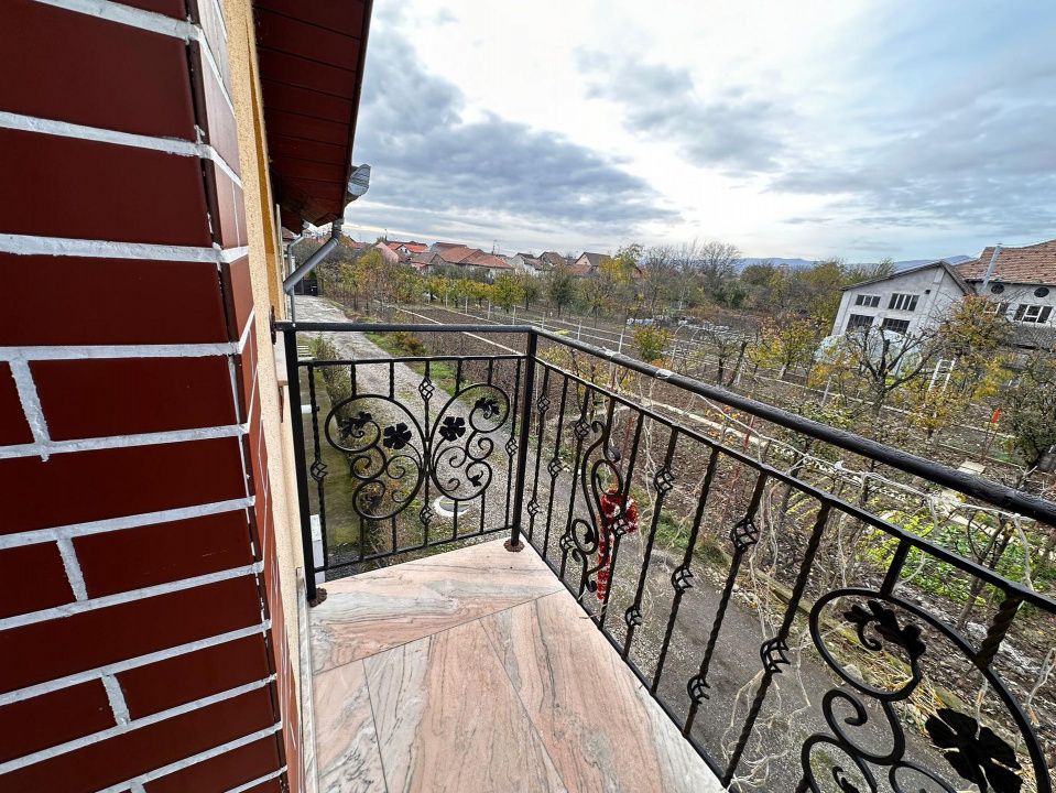 Casa in Centru finisata, mobilata, utilata complet – fotografia 14 din 26