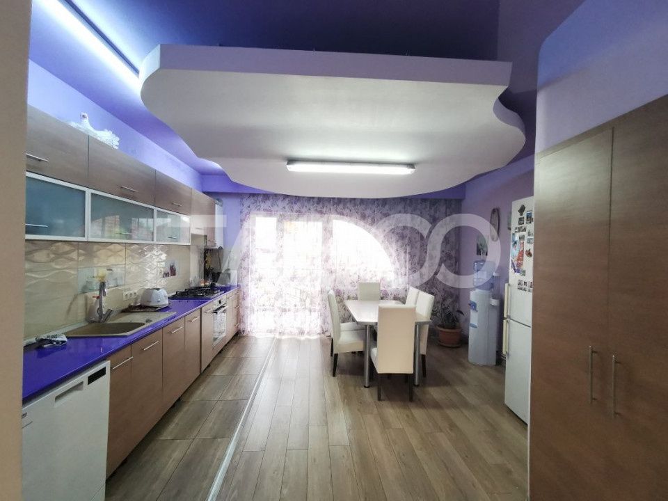 Casa in zona Centrala cu 8 camere mobilate teren 890 mp – fotografia 9 din 20