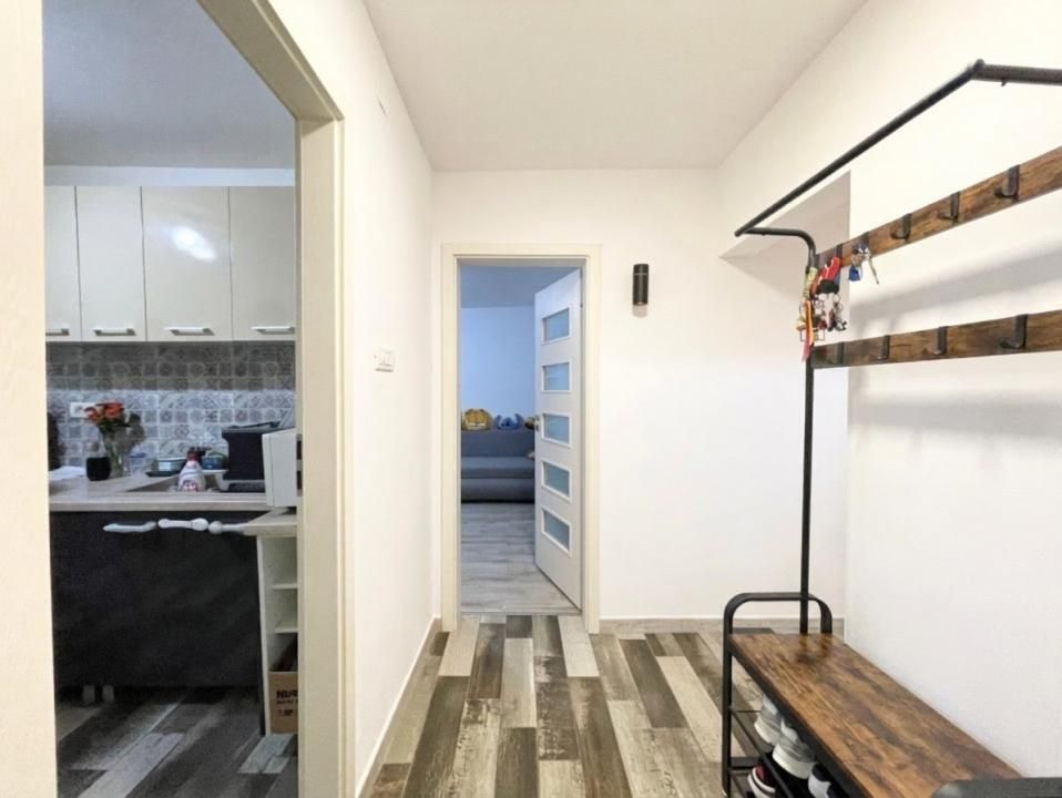 Apartament decomandat 3 camere, 2 bai la parter - zona Soarelui – fotografia 6 din 8