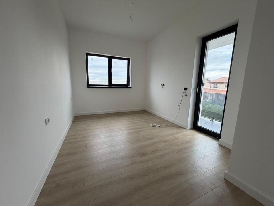 Triplex in Sacalaz | Finisaje premium | 4 camere | Asfalt | 2 balcoane – fotografia 8 din 15