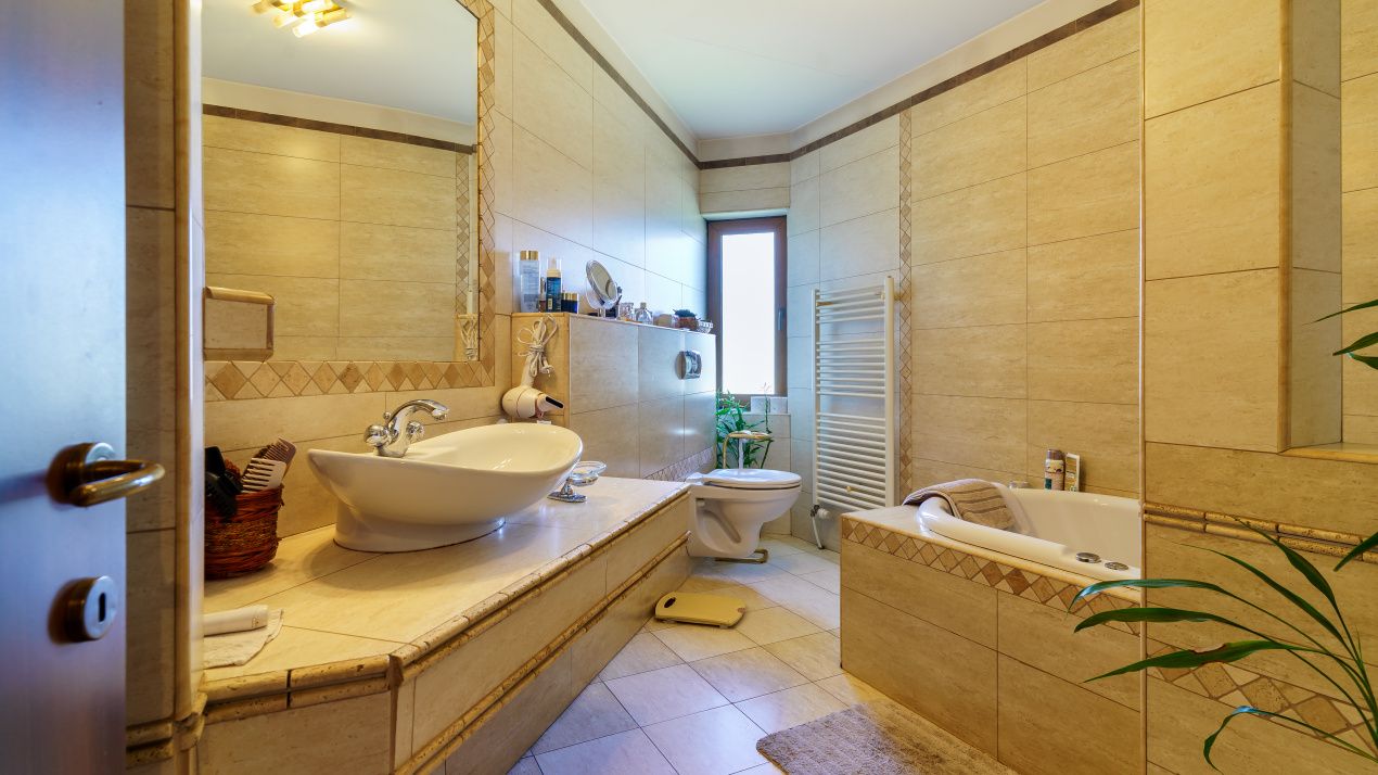 Casă deosebită cu 6 camere de vânzare în zona Andrei Muresanu – fotografia 4 din 15