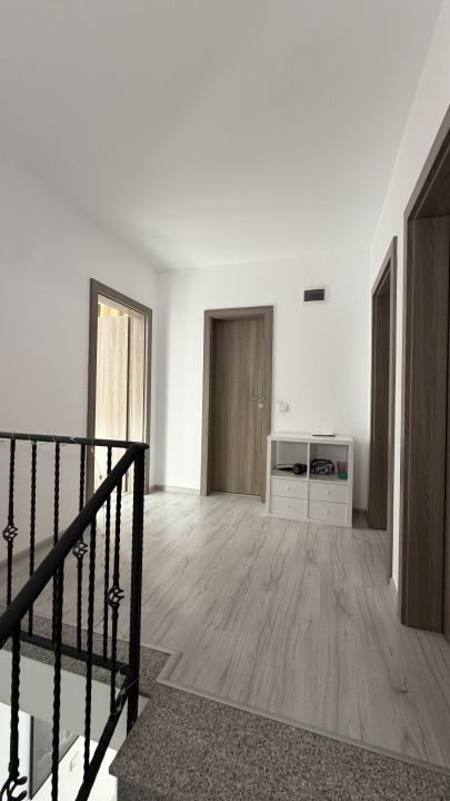 Casa de vânzare în Tunari – 3 dormitoare, curte proprie și 2 locuri de parcare – fotografia 15 din 18