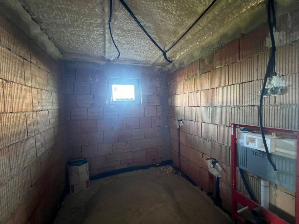 Casa individuala cu 4 camere 2 bai si terasa in Sura Mica – fotografia 14 din 15