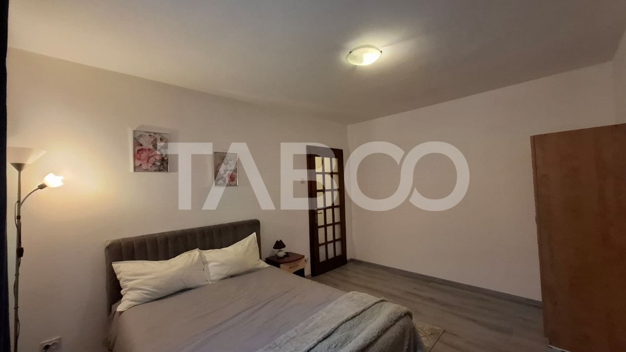 Apartament 3 camere de vanzare semidecomandat 45 mp zona Vasile Aaron – fotografia 1 din 9