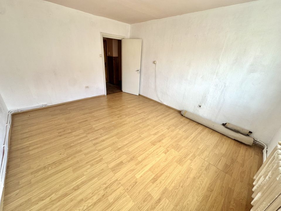 GARSONIERA DECOMANDATA I CETATE I 32 MP I ETAJ 2 I NERENOVATA I – fotografia 8 din 14