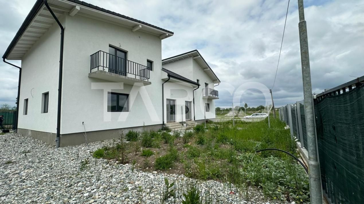 Casa tip duplex cu acces 2 strazi cu curte libera 195 mp Mohu Sibiu – fotografia 10 din 13