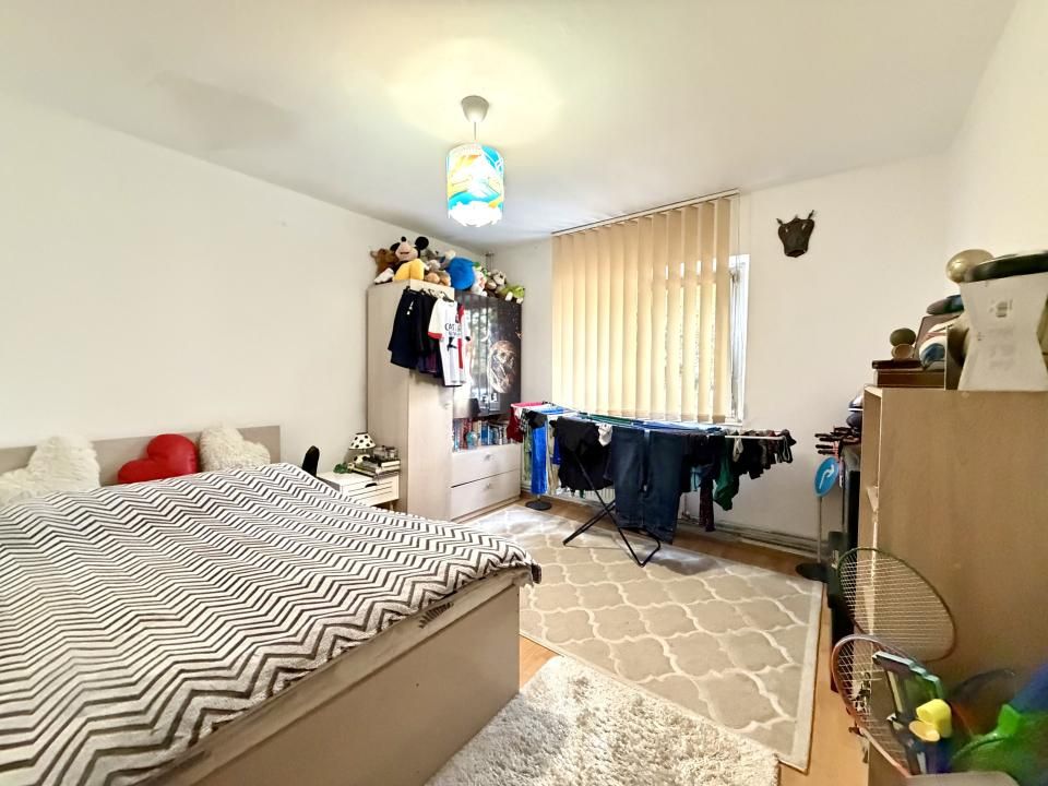 Apartament elegant, 3 camere, 66 mp utili, parter - zona Lunei – fotografia 3 din 8