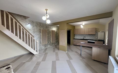 Apartament cu 3 camere, 54mp, etaj 5/5 - Zona Dambovita