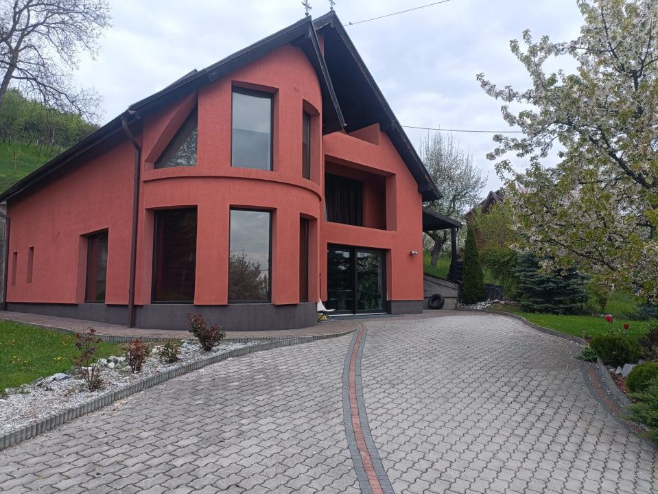 Casă de vânzare Reghin, zonă semicentrală. – fotografia 1 din 23