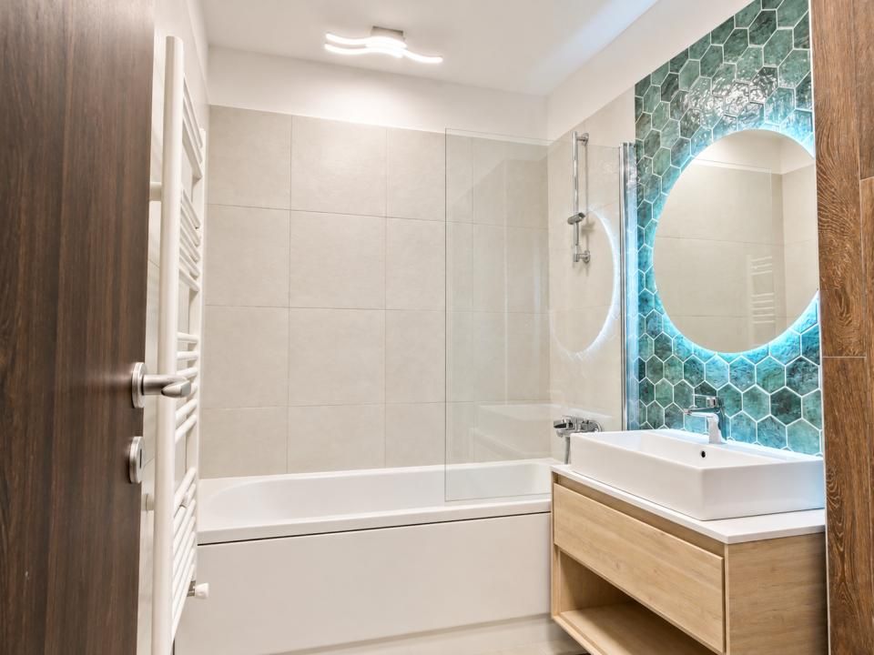 Închiriere apartament cu 2 camere, mobilat și utilat - Urban Plaza – fotografia 10 din 18