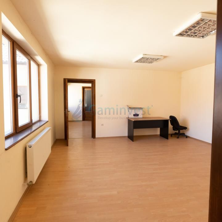 Cladire de inchiriat in Oradea, 382 mp cu 3 nivele, multifunctionala – fotografia 11 din 29